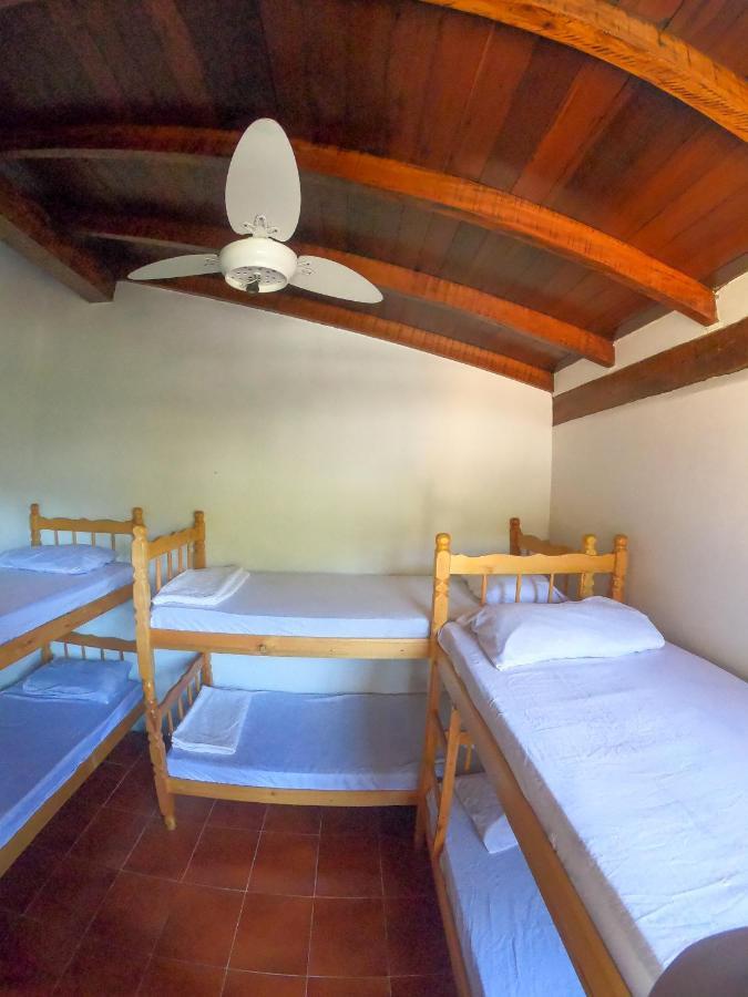 Hostel Brazil Backpackers Caragua Карагуататуба Екстериор снимка